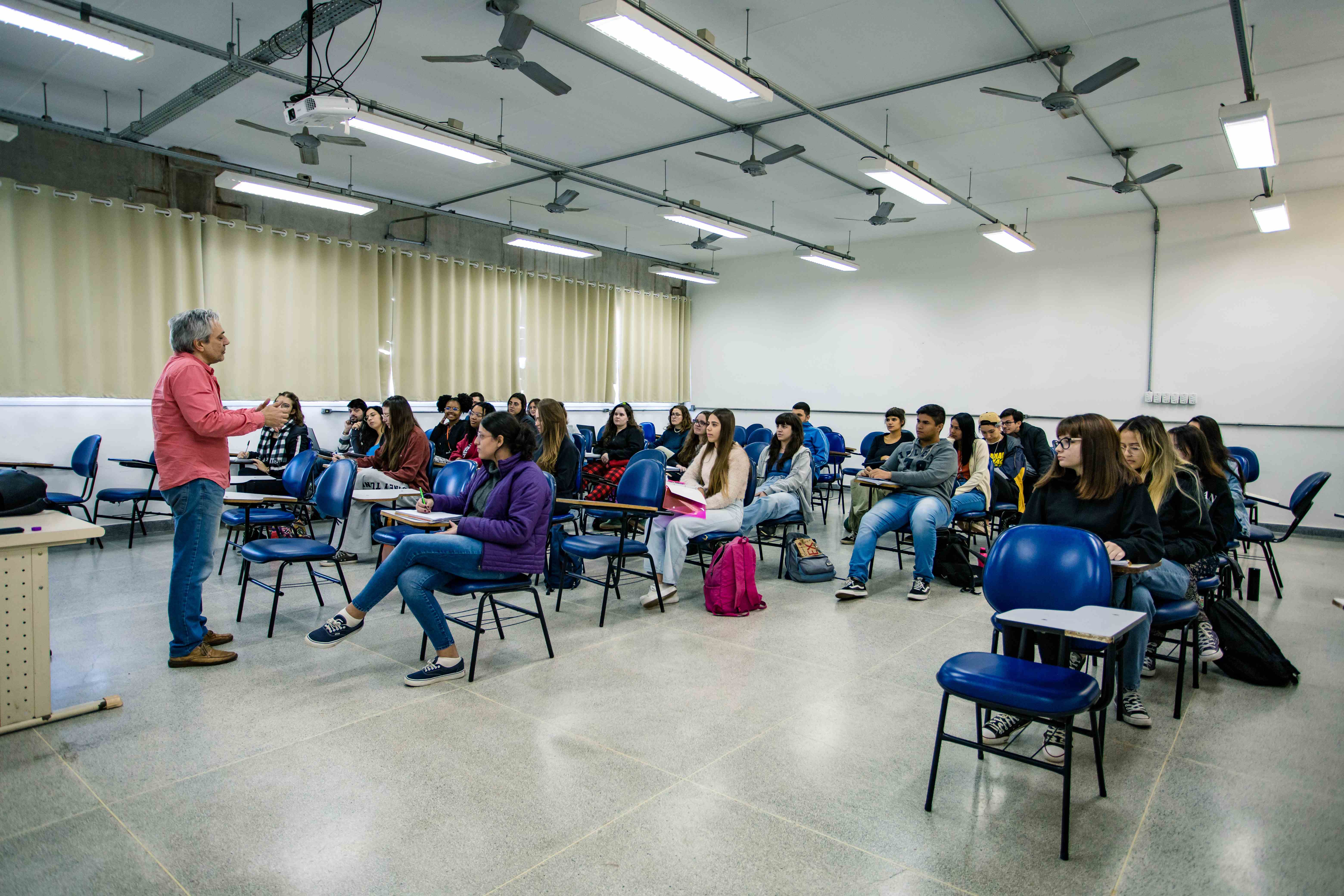 Edital 074/2026 - Gestão de Políticas Penais:  seleção de doutorandos em cursos do CECH