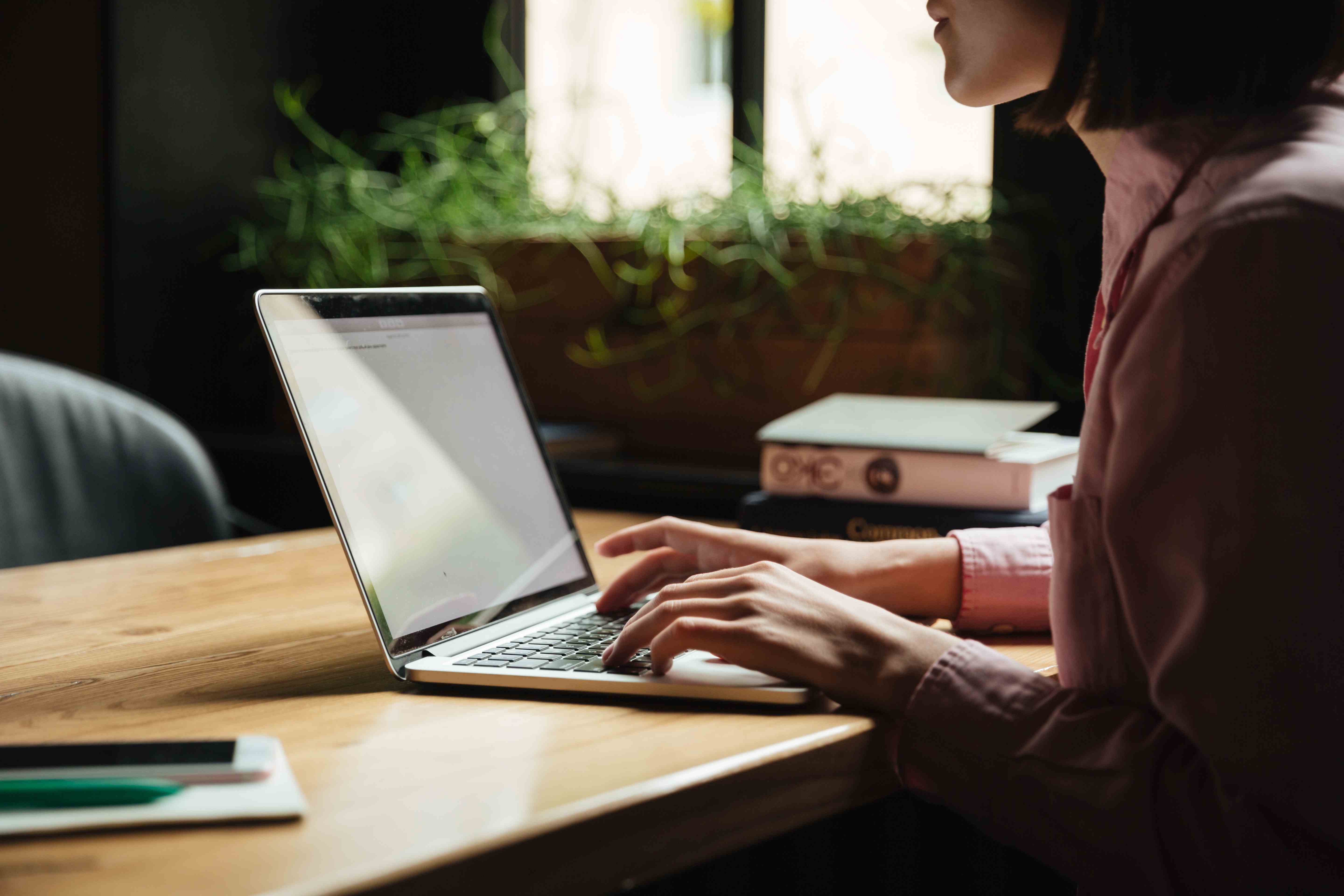Assistente Administrativo: convocação de profissionais com experiência para fase de entrevista