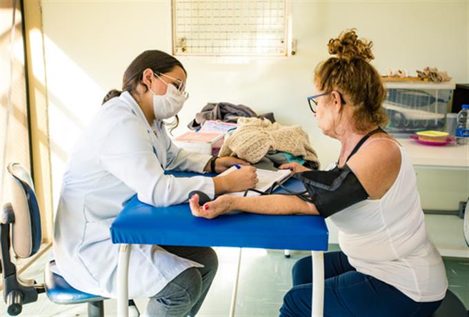 Especialização em Fitoterapia tem vagas gratuitas para médicos do SUS